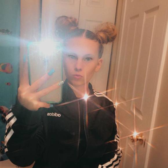 caitlinarnold19
